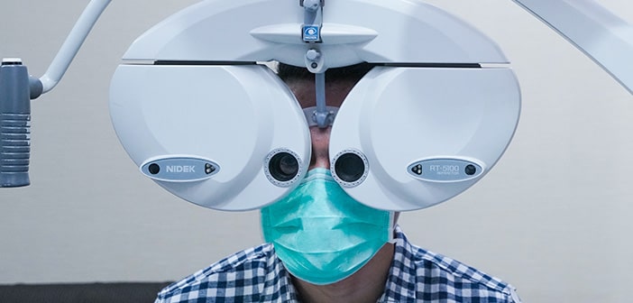 Lelah Pakai Kacamata Lensa Kontak